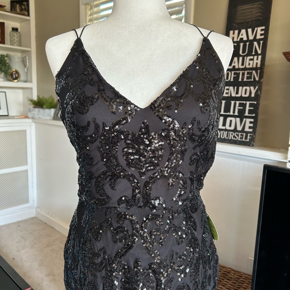 Gorgeous new with tags formal dress with sequins. - Picture 3 of 9